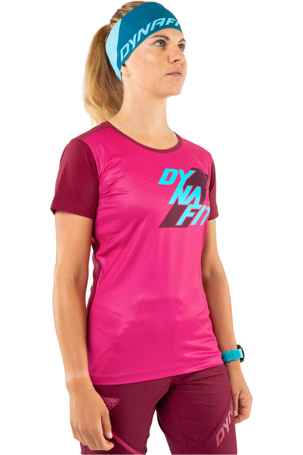 Dynafit camiseta montaña manga corta mujer Dynafit TRANSALPER LIGHT W S/S TEE vista detalle Dynafit camiseta montaña manga corta mujer Dynafit TRANSALPER LIGHT W S/S TEE vista detalle