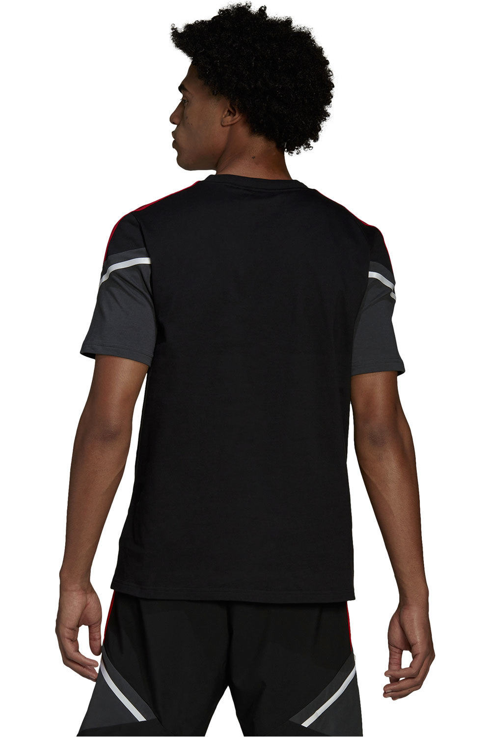 adidas camiseta de fútbol oficiales Adidas M.UNITED 22 TR TEE NE vista trasera adidas camiseta de fútbol oficiales Adidas M.UNITED 22 TR TEE NE vista trasera