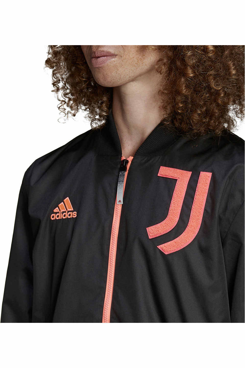 adidas chubasqueros y chaquetones entrenamiento fútbol Adidas JUVENTUS 22 LNY BOMBER NE vista detalle adidas chubasqueros y chaquetones entrenamiento fútbol Adidas JUVENTUS 22 LNY BOMBER NE vista detalle