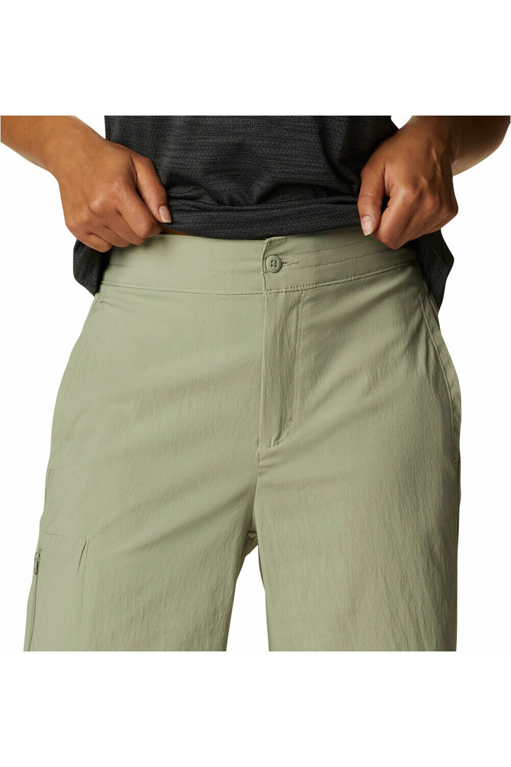 Columbia pantalón corto montaña mujer Columbia On The Go Long Short vista trasera Columbia pantalón corto montaña mujer Columbia On The Go Long Short vista trasera