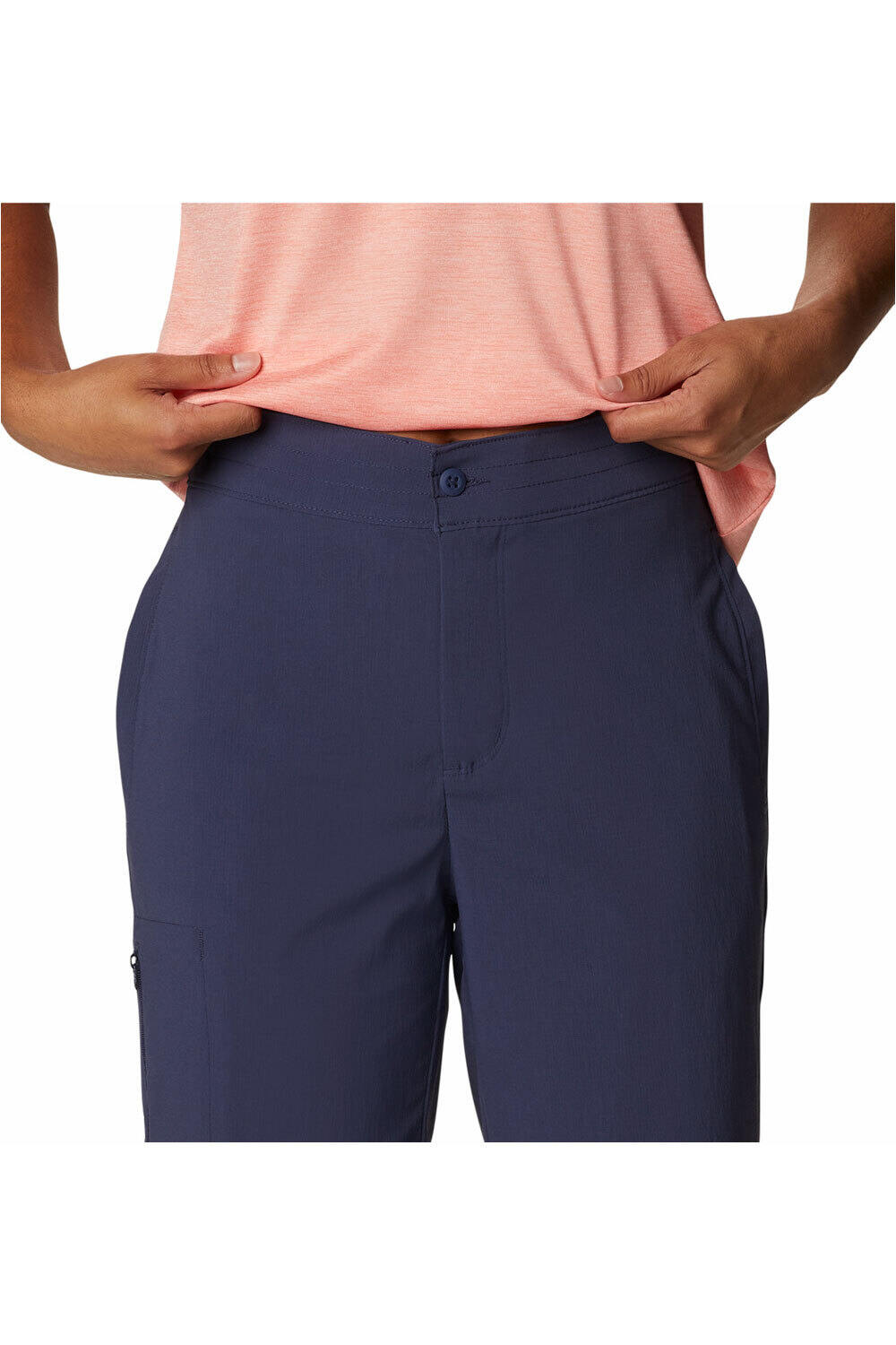 Columbia pantalón corto montaña mujer Columbia On The Go Long Short vista trasera Columbia pantalón corto montaña mujer Columbia On The Go Long Short vista trasera