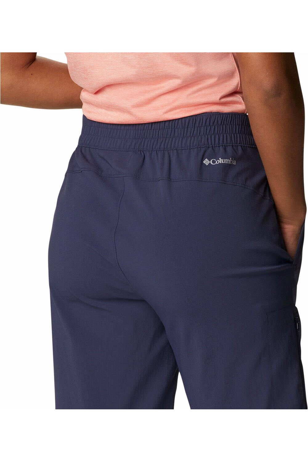 Columbia pantalón corto montaña mujer Columbia On The Go Long Short vista detalle Columbia pantalón corto montaña mujer Columbia On The Go Long Short vista detalle