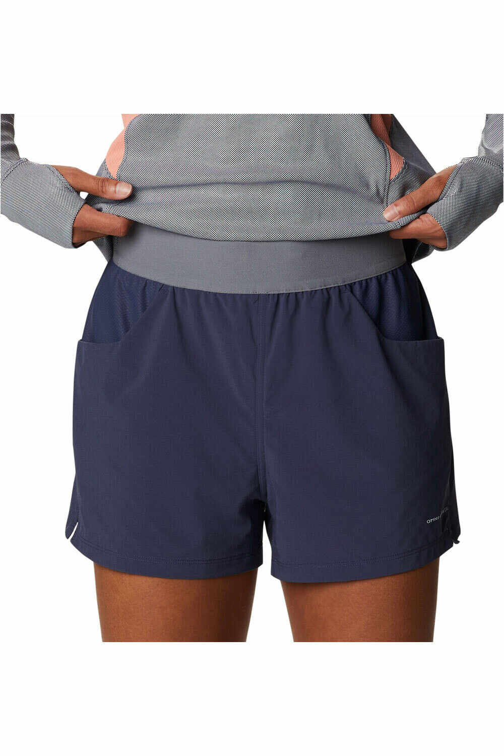 Columbia pantalón corto montaña mujer Columbia W Titan Pass LW Short 2.0 vista trasera Columbia pantalón corto montaña mujer Columbia W Titan Pass LW Short 2.0 vista trasera