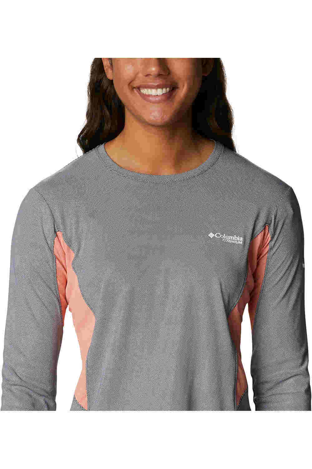 Columbia camiseta montaña manga larga mujer Columbia W Titan Pass Sun Deflector LS Tee 2.0 vista trasera Columbia camiseta montaña manga larga mujer Columbia W Titan Pass Sun Deflector LS Tee 2.0 vista trasera
