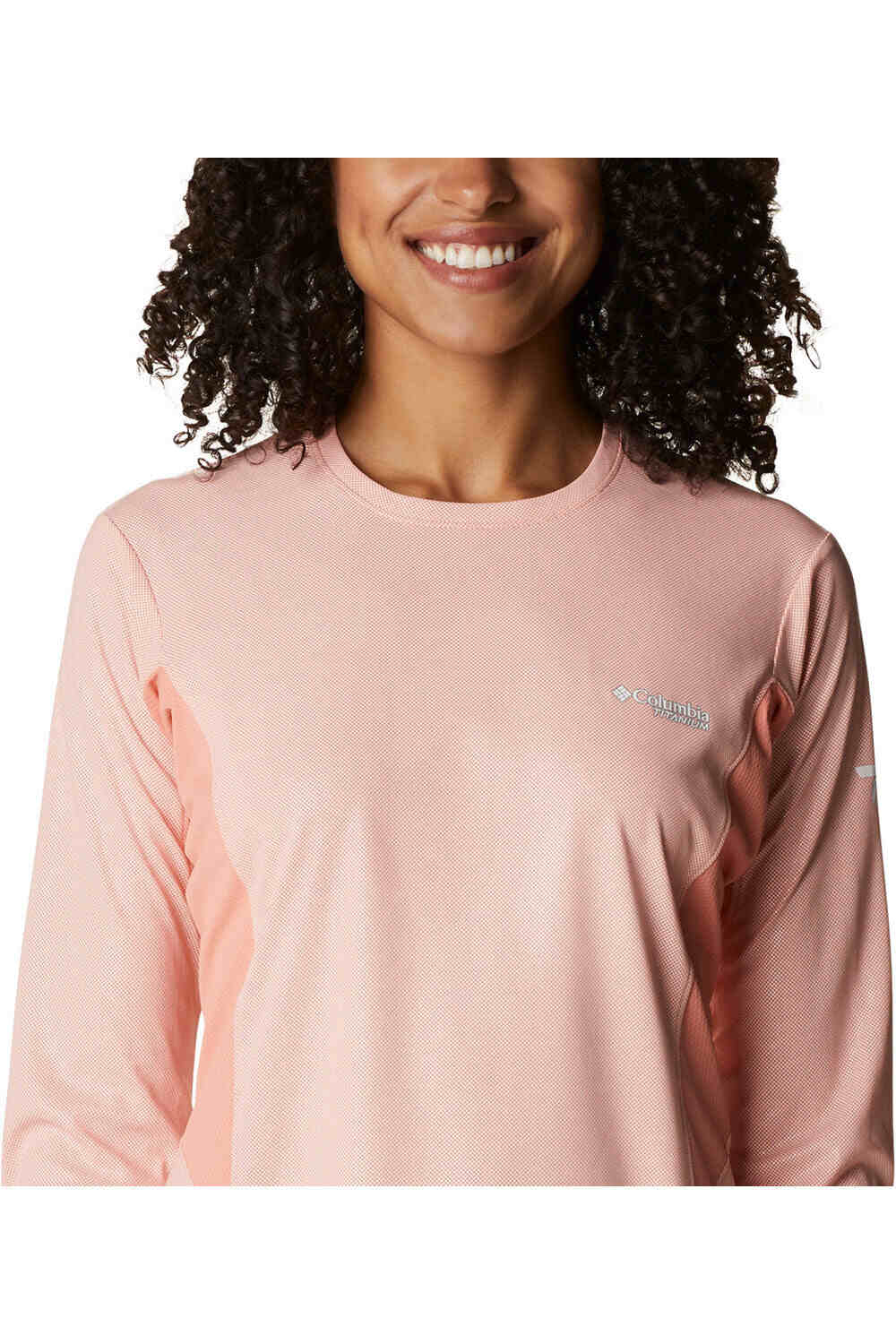 Columbia camiseta montaña manga larga mujer Columbia W Titan Pass Sun Deflector LS Tee 2.0 vista trasera Columbia camiseta montaña manga larga mujer Columbia W Titan Pass Sun Deflector LS Tee 2.0 vista trasera