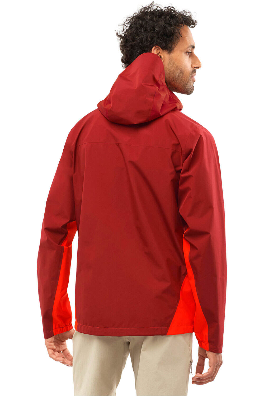 Salomon chaqueta impermeable hombre Salomon OUTLINE GTX 2.5L JKT M vista trasera Salomon chaqueta impermeable hombre Salomon OUTLINE GTX 2.5L JKT M vista trasera