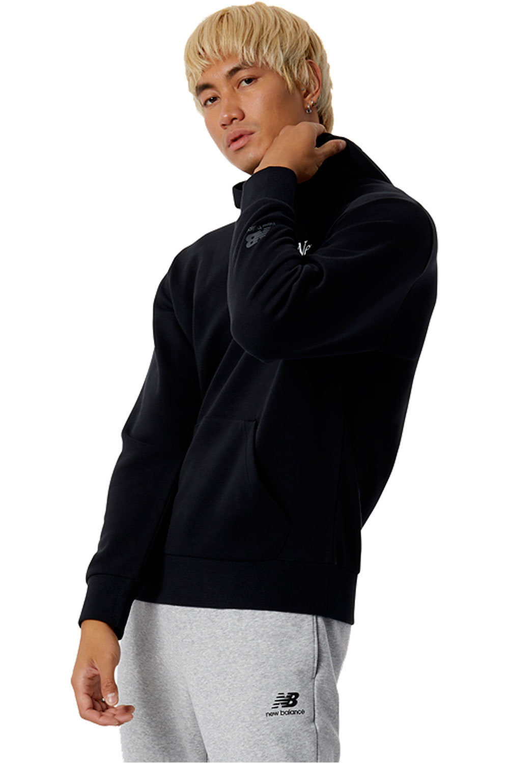 New Balance sudadera hombre New Balance NB Essentials Celebrate Hoodie vista frontal New Balance sudadera hombre New Balance NB Essentials Celebrate Hoodie vista frontal