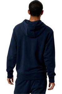 New Balance sudadera hombre New Balance NB Essentials Celebrate Hoodie vista detalle New Balance sudadera hombre New Balance NB Essentials Celebrate Hoodie vista detalle