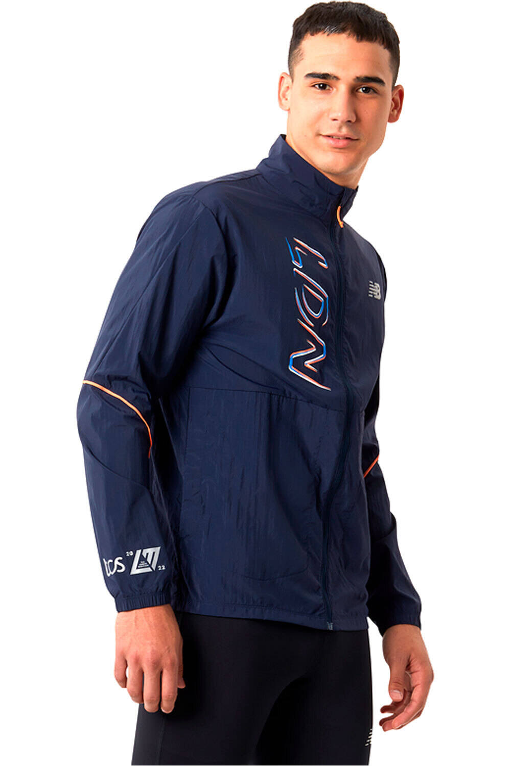 New Balance CHAQUETA RUNNING HOMBRE New Balance London Edition Printed Impact Run Jacket vista frontal New Balance CHAQUETA RUNNING HOMBRE New Balance London Edition Printed Impact Run Jacket vista frontal