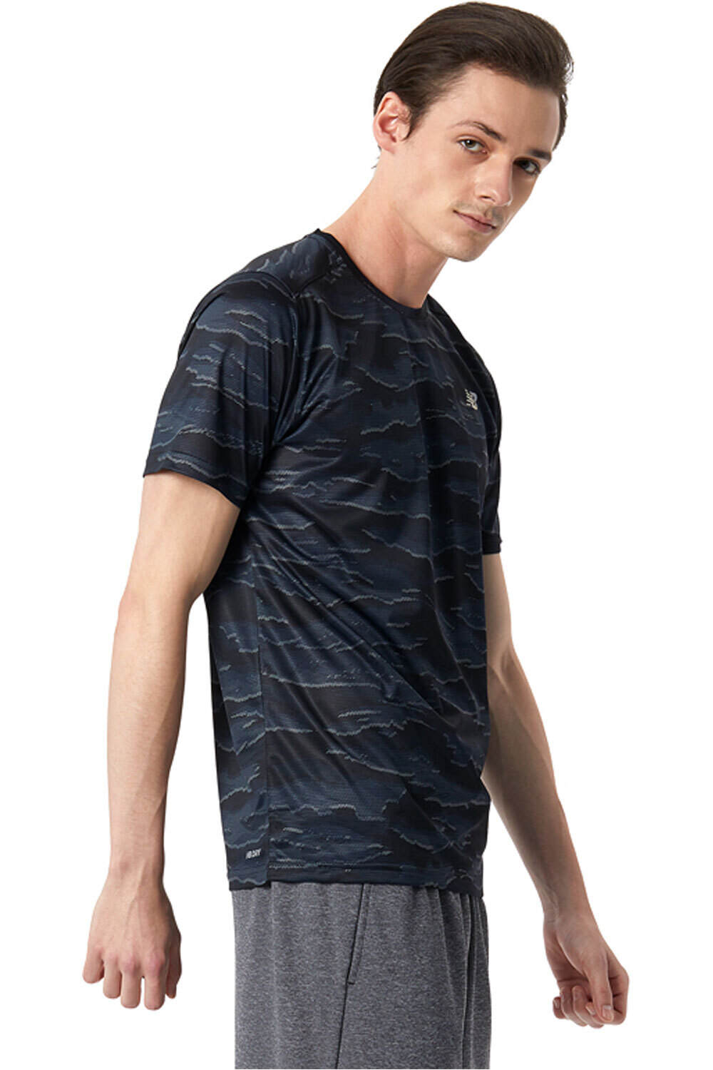 New Balance camiseta técnica manga corta hombre New Balance Printed Accelerate Short Sleeve vista trasera New Balance camiseta técnica manga corta hombre New Balance Printed Accelerate Short Sleeve vista trasera