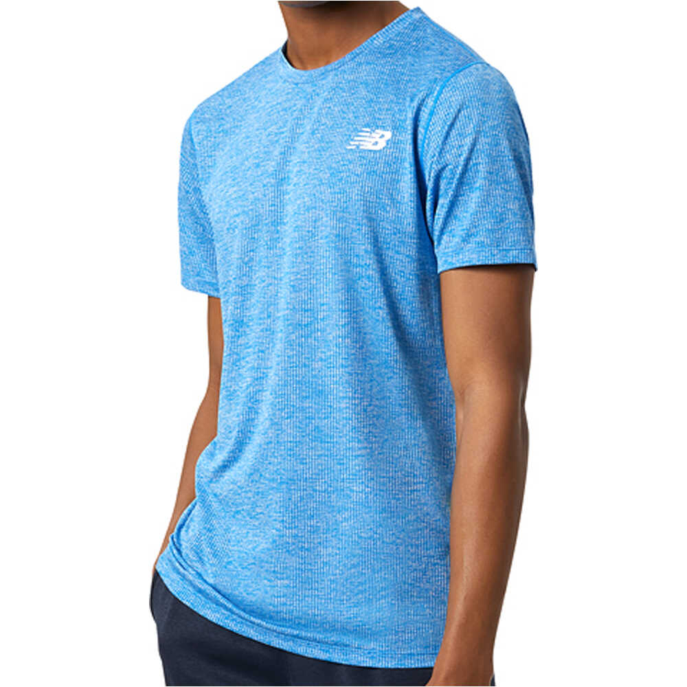 New Balance camiseta técnica manga corta hombre New Balance Tenacity Tee vista detalle New Balance camiseta técnica manga corta hombre New Balance Tenacity Tee vista detalle
