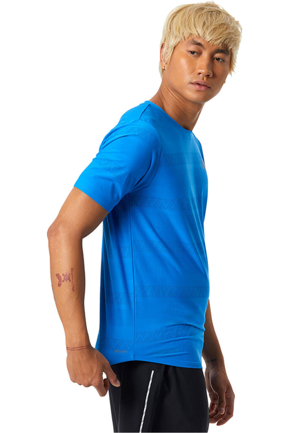 New Balance camiseta técnica manga corta hombre New Balance Q Speed Jacquard Short Sleeve vista trasera New Balance camiseta técnica manga corta hombre New Balance Q Speed Jacquard Short Sleeve vista trasera