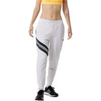 New Balance malla larga running mujer New Balance Relentless Terry Jogger vista detalle New Balance malla larga running mujer New Balance Relentless Terry Jogger vista detalle