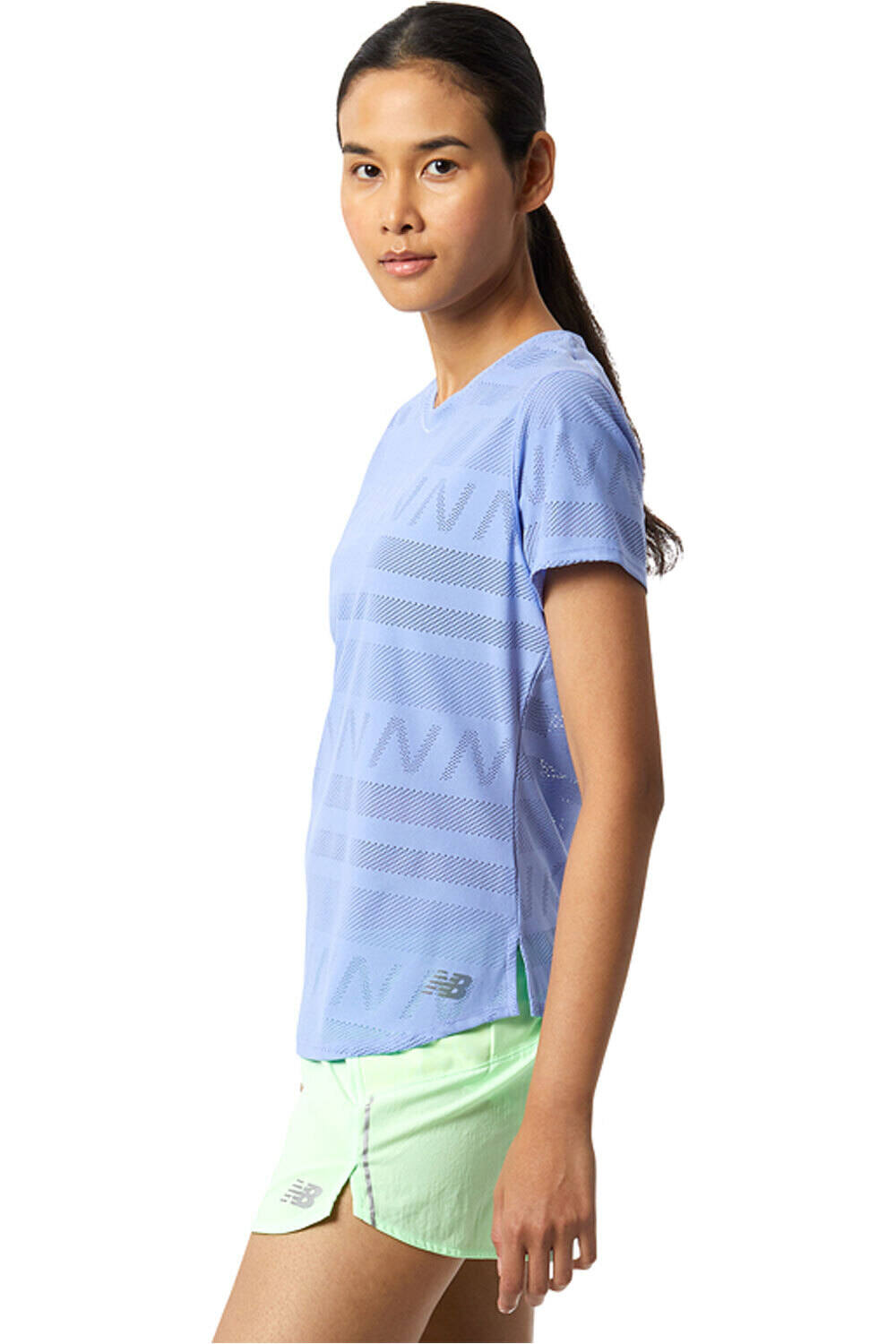 New Balance camiseta entrenamiento manga corta mujer New Balance Q Speed Jacquard Short Sleeve vista trasera New Balance camiseta entrenamiento manga corta mujer New Balance Q Speed Jacquard Short Sleeve vista trasera