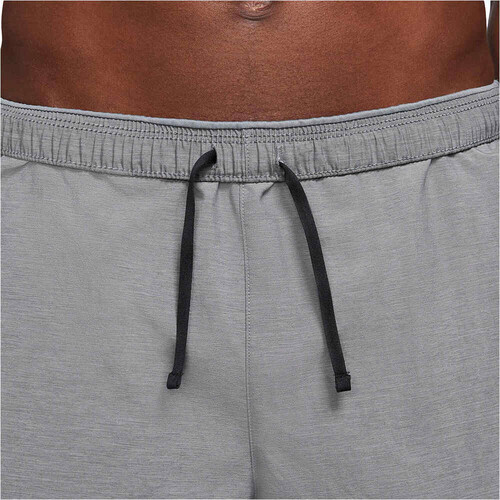 NIKE M NK DF CHALLENGER SHORT 9BF gris