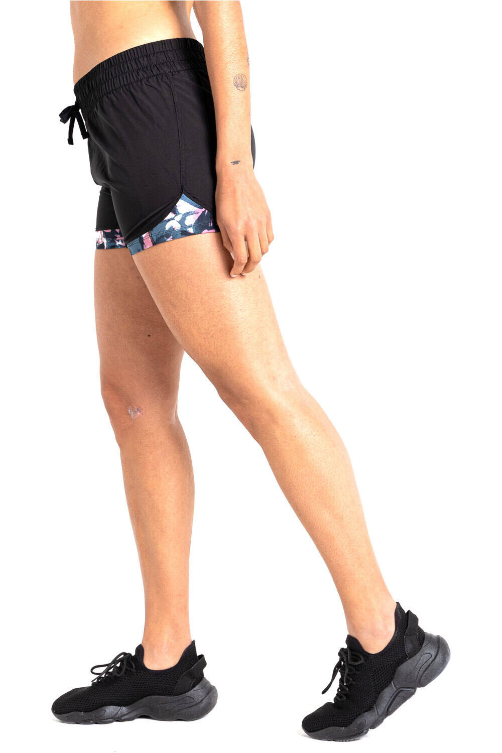 Dare2b pantalones y mallas cortas fitness mujer Dare2b Sprint Up Short vista trasera Dare2b pantalones y mallas cortas fitness mujer Dare2b Sprint Up Short vista trasera