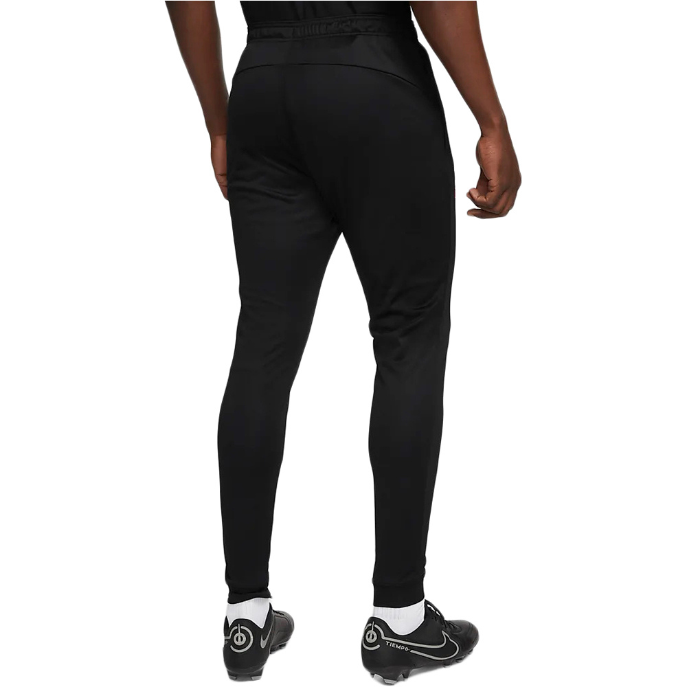 Nike pantalones largos futbol Nike LIVERPOOL 23 M NK DF STRK TRK PANT KP vista trasera Nike pantalones largos futbol Nike LIVERPOOL 23 M NK DF STRK TRK PANT KP vista trasera