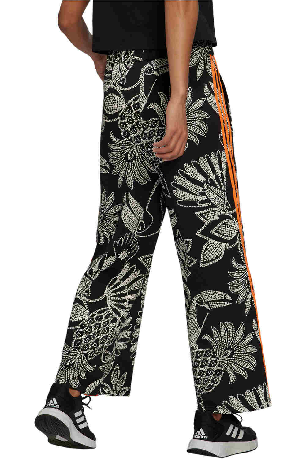 adidas pantalones y mallas largas fitness mujer Adidas FARM TRACKPANTS vista trasera adidas pantalones y mallas largas fitness mujer Adidas FARM TRACKPANTS vista trasera
