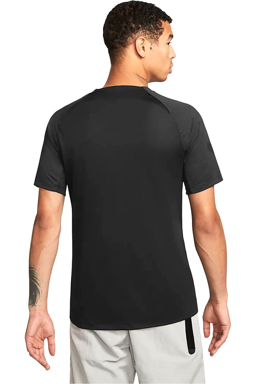 Nike camiseta de fútbol oficiales Nike THFC M NK DF STRK SS TOP K KS vista trasera Nike camiseta de fútbol oficiales Nike THFC M NK DF STRK SS TOP K KS vista trasera