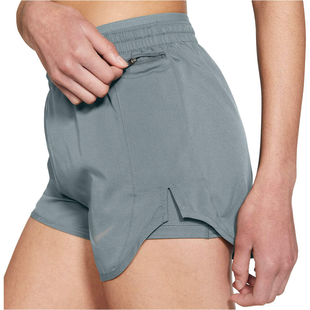 Nike pantalón running mujer Nike W NK TEMPO LUXE 2IN1 SHORT vista detalle Nike pantalón running mujer Nike W NK TEMPO LUXE 2IN1 SHORT vista detalle