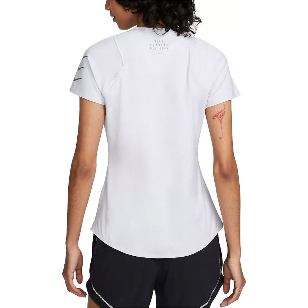 Nike camiseta entrenamiento manga corta mujer Nike W NK DF RUN DVN TOP SS vista trasera Nike camiseta entrenamiento manga corta mujer Nike W NK DF RUN DVN TOP SS vista trasera