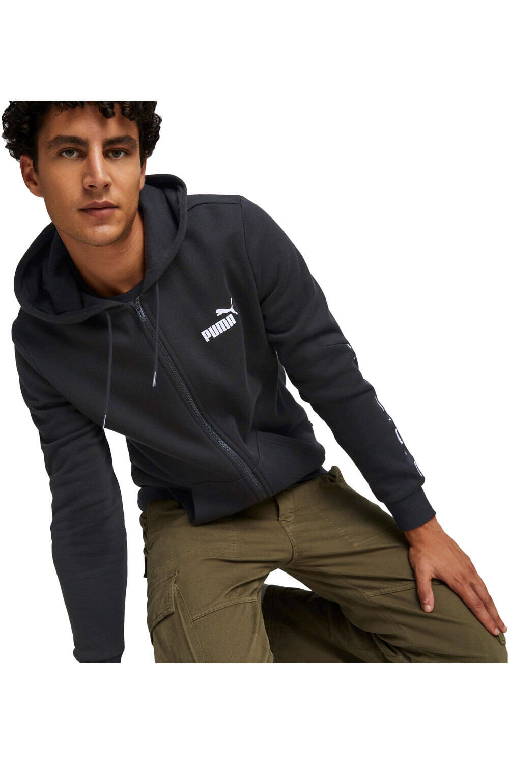 Puma sudadera hombre Puma ESS+ Tape Full-Zip H vista frontal Puma sudadera hombre Puma ESS+ Tape Full-Zip H vista frontal